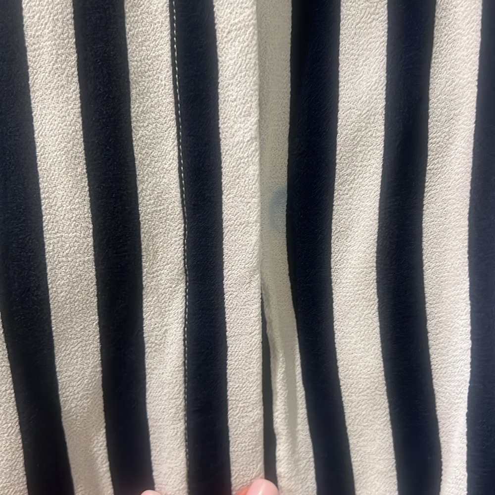 Reformation Blue and White Striped Women's Top
Size small - Picture 6 of 8